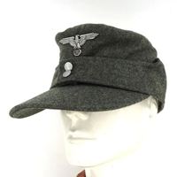 Chapeau Kepi allemand de la Seconde Guerre mondiale Bergmutze en laine grise 100% laine, pour extérieur, avec insignes brodés à la machine.