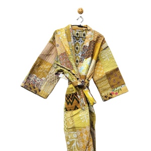 Kimono de retazos Kantha de algodón Vintage hecho a mano indio para mujer, ropa de dormir y ropa de descanso térmica elegante para el verano - Product Image 1