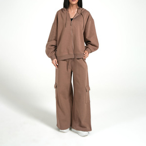 Conjunto de Sudadera y Pantalones Cargo con Logotipo Personalizado, Ropa Deportiva para Mujer, Conjunto de Pantalones y Top de Algodón 100% con Lavado Ácido - Product Image 2