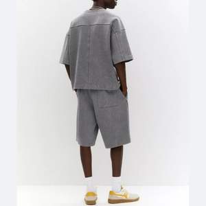 T-shirt en coton épais surdimensionné rétro personnalisé haut de gamme, coupe épaules tombantes, délavé à l'acide, effet soleil éclairé, unisexe - Product Image 4