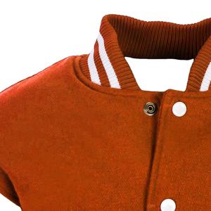 Veste universitaire personnalisée style Letterman, corps en laine orange, manches en cuir blanc, lettres en chenille, veste classique pour lycée et université 2026 - Product Image 2