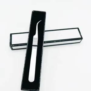 Pinzas para Pestañas de Acero Inoxidable con Punta de Precisión, Superficie Lisa, Empaquetado en Caja - Product Image 4