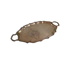 Plateau de service rectangulaire en métal argenté poli fait main avec deux poignées et bord festonné perlé - Product Image 2
