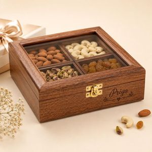 Boîte à fruits secs multifonction personnalisée en bois poli avec couvercle en verre, nom gravé Priya, boîte de rangement carrée faite à la main pour table - Product Image 1