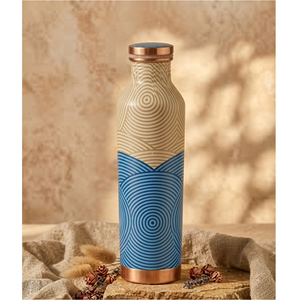 Botella de Agua Elegante y Única con Patrón Geométrico, Tapa de Cobre, Portátil, para Viajes, Diseño Minimalista - Product Image 1
