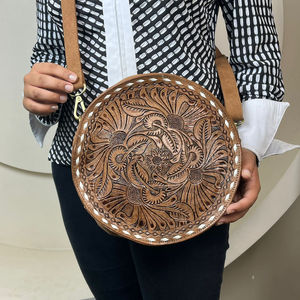 Bolsos de mano florales redondos de mujer personalizados al por mayor bolsos de hombro cruzados de piel de vaca mecanizados a mano con cierre de cremallera - Product Image 4