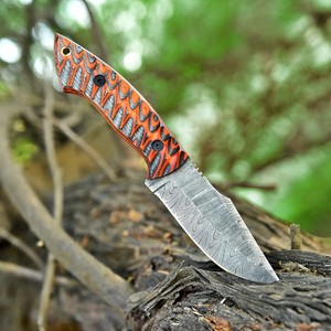 Cuchillo de Hoja Fija de Acero de Damasco Hecho a Mano Nordic Forge de 9 Pulgadas, EDC, Full Tang, para Caza, Desollado y Camping, con Mango de Madera Pakka y Funda de Cuero - Product Image 2