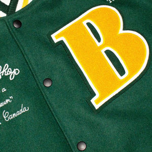 แจ็คเก็ตเบสบอลแบบกำหนดเองคุณภาพสูงสำหรับผู้ชาย แจ็คเก็ตบอมเบอร์แบบวาร์ซิตี้ ผ้าซาติน ปักลายเชนิลล์ กระเป๋าปัก  แบบสวมใส่ได้ในฤดูหนาว - Product Image 6