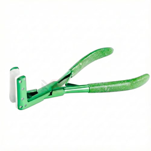 Pinzas Modernas y Elegantes de Acero Inoxidable para Extensiones de Cabello, Opciones de Color Personalizadas - MAGMA BEAUTY - Product Image 5