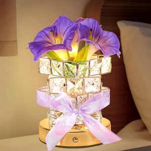Lampada da Tavolo Ricaricabile Viola con Fiore di Campainola Artificiale, Regalo di Compleanno per Donne, Mamme, Nonne, Sorelle - Product Image 1