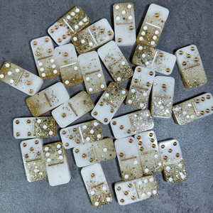 Juego de Dominó Moderno y Ecológico Hecho a Mano con Patrón Personalizado, 28 Piezas de Resina Pulida - Product Image 1