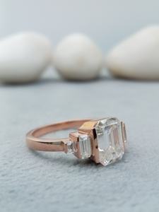 Bague de fiançailles D'VINS JEWELS en or massif 14 carats avec diamant de laboratoire taille émeraude 2 carats VVS/VS EF et certificat IGI - Product Image 2