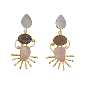 Boucles d'oreilles pendantes en perles d'eau douce et quartz avec placage or 24 carats, motif constellation mignon pour femme, idéales pour les soirées - Product Image 1