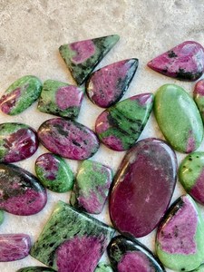 Lote al por mayor de gemas sueltas de Rubí Zoisita, cabujones, proveedor de piedras a granel para la fabricación de joyas - Product Image 4
