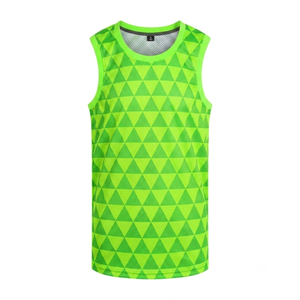 Maillot de basket personnalisé pour homme, vert néon, sans manches, avec logo sur le devant en mesh, antibactérien, respirant, séchage rapide, vêtement de sport athlétique. - Product Image 1