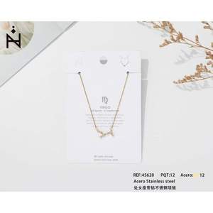 Collana con Ciondolo Zodiacale Vergine, Placcata Oro in Acciaio Inossidabile, Design Minimalista con Catena a Serpente e Costellazione - Product Image 3