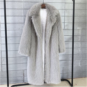 Manteau long élégant en fourrure pour femme, manches longues, vêtement d'extérieur moelleux pour l'hiver avec bordure en fourrure, couleur unie, devant ouvert, tissu épais tissé - Product Image 1