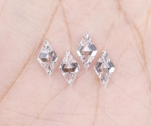 Diamant de laboratoire de 9,0 x 5,0 mm, taille losange, pierre brute, diamant fantaisie blanc percé au laser pour la fabrication de bijoux - Product Image 2