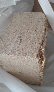 Bloque de aserrín de madera dura mixta para cultivo de hongos, materia prima de virutas de madera de pino de Vietnam, exportador de combustible de madera, proveedor de madera - Product Image 5