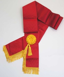 Cinta de Amaranto de Calidad Premium (sin forro), Cinta Roja Moiré: Cintas OES Adornadas con Roseta Dorada y Borla en el Centro - Product Image 5