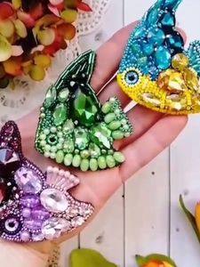 Broche de Lujo con Bordado Floral y Cuentas, Hecho a Mano, con Cristales, para Vestidos, Chaquetas, Bufandas y Bolsos de Novia, de MD HANDICRAFTS - Product Image 4