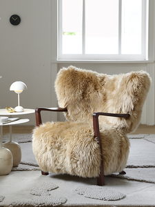 Fauteuils en fausse fourrure <span class=keywords><strong>de</strong></span> <span class=keywords><strong>mouton</strong></span>, design scandinave moderne <span class=keywords><strong>pour</strong></span> salon, chambre, hôtel, pieds en bois, élégance et fonctionnalité - Product Image 2