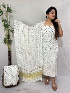 Ensemble de costume en pure soie modale Bandhani avec dupatta en tissu, collection traditionnelle pour festivals, mariages et fêtes - Product Image 6