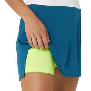 Ensemble de tennis pour femme : Jupe-short et haut en tissu doux et respirant pour performance sportive, entraînement agile et matchs - Product Image 6