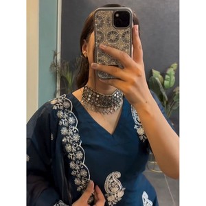 ผ้าไหมลายแท็บบี้ทำจากด้ายทำงานด้านล่างสุดพร้อม dupatta rama - Product Image 4