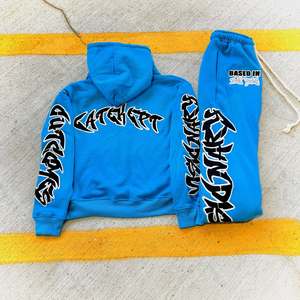 Conjunto de Sudadera con Capucha y Pantalones de Chándal Personalizado de 330 GSM, Tejido Grueso, con Cremallera, Estampado de Invierno, Transpirable, con Apliques Bordados y Efecto Desgastado - Product Image 5