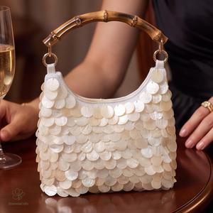 Sac à main décontracté fait main en Inde, avec poignée en perles de verre multicolores certifiées MS Handicraft, perles personnalisées, fabriqué dans l'Uttar Pradesh - Product Image 1