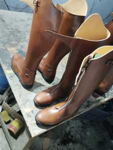 Bottes d'équitation western confortables et personnalisées en cuir véritable de haute qualité, fabriquées en cuir véritable, durables, avec fermeture YKK - Product Image 2