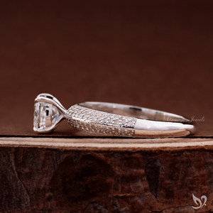 Bague de fiançailles en diamant de laboratoire taille coussin 1 carat en or blanc 10K avec bande micro-pavée, bague de mariée - Product Image 2