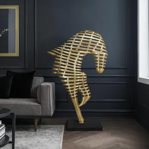 Sculpture Métallique Artisanale de Luxe pour la Décoration Artistique des Salons des Villas Haut de Gamme, Hôtels, Complexes et Bureaux d'Entreprises - Product Image 1