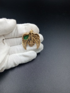 Broche en or en forme d'aigle, pierre doublette verte polki, broche de mode faite à la main, bijou cadeau unisexe, broche en or élégante - Product Image 6