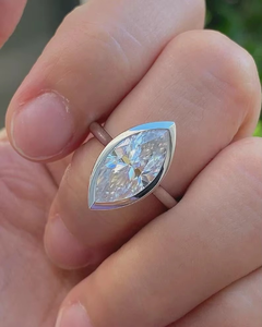 Anillo con incrustaciones de moissanita brillante de 2 quilates con corte marquesa para mujer, plata 925 original, para regalo de promesa de boda para amantes - Product Image 3