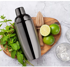 Shaker à cocktails en acier inoxydable à double paroi de haute qualité, finition noire thermolaquée avec couvercle passoire pour la préparation de boissons en bar. - Product Image 4