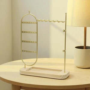 Présentoir de Luxe pour Bijoux avec Panneau à Boucles d'Oreilles, Crochets pour Colliers, Support pour Bracelets, Grande Base, Rangement Élégant pour Coiffeuse - Product Image 3