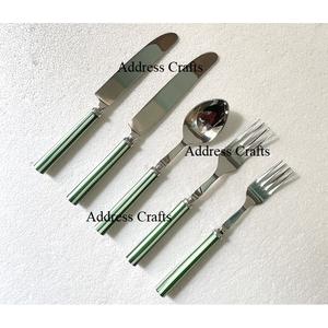 Ensemble de couverts de luxe polis miroir à prix de gros pour la maison, l'hôtel et le restaurant, avec manche en résine pour la table - Product Image 4