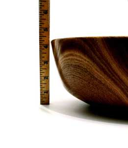 ชามสลัดไม้กระถินขนาดใหญ่พิเศษ ขัดเงา ทำด้วยมือ หรูหรา พร้อมอุปกรณ์เสิร์ฟไม้แบบยั่งยืนสำหรับงานปาร์ตี้ โดย UO - Product Image 6