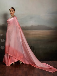 ชุดส่าหรีสวยสง่าพร้อมงานปักดิ้นลายศิลปะและดีไซน์ประณีต มาพร้อมเสื้อปักลายเก๋ไก๋ - Product Image 1