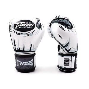 Gants de boxe en cuir de vachette de qualité supérieure, personnalisables avec marque et logo, noirs et blancs, fermeture auto-agrippante, pour entraînement Muay Thai et sport - Product Image 1