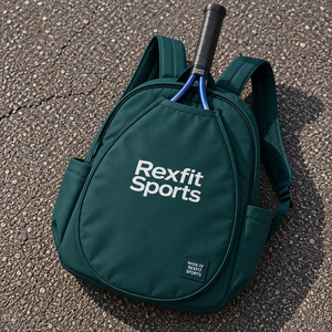 Sac à dos personnalisé pour raquette de squash, vert turquoise foncé, avec pochette frontale pour raquette, compartiments latéraux de rangement, bretelles rembourrées et sac de transport sécurisé - Product Image 1