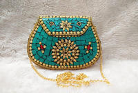 Sac à main en cuir perlé pour femme, style classique, idéal pour les créations artisanales et les occasions spéciales (examen, remise de diplôme), modèle disponible au meilleur prix, fabrication indienne.