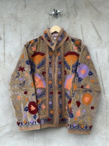 Blouson Bomber en Velours Brodé Suzani Multicolore Fait Main 100% Coton Respirant Écologique Réversible Unisexe Artisanat Folklorique - Product Image 1