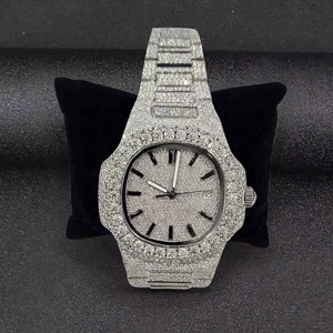 Reloj Cuadrado con Diamantes, Chapado en Oro, Acero Inoxidable, Lujoso, Digital, de Cuarzo, Resistente al Agua, Ligero, Hecho a Mano, para Niños, Superventas - Product Image 1
