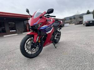 Moto sportive 500cc 2026 avec transmission 6 vitesses, ABS, EFI et caractéristiques de tourisme sportives haut de gamme, origine américaine - Product Image 1