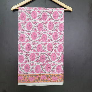 Tela de algodón india tejida a mano con estampado Mugal Butta, transpirable, ecológica, suave, ligera y ancha para costura y confección. - Product Image 1