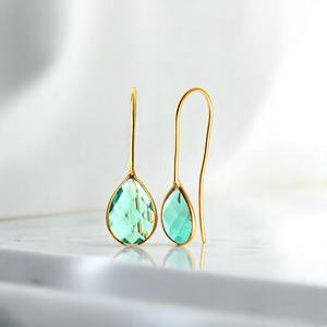 Pendientes de Apatita y Cuarzo en Forma de Pera con Engaste de Bisel – Pendientes Artesanales de Piedra de Nacimiento en Forma de Lágrima para Mujer - Product Image 1