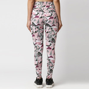 Leggings de yoga taille haute à imprimé géométrique rose et noir pour femme – Tenue de sport et fitness - Product Image 3